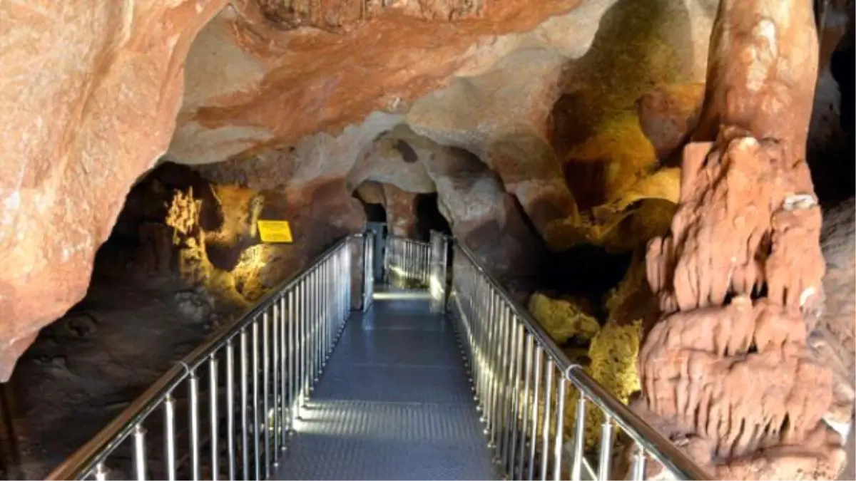 Taşkuyu Mağarası Ziyaretçilerini Ağırlıyor