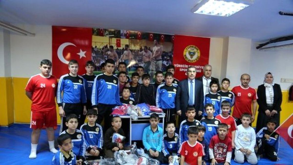 Çelikcan\'dan Güreş Takımına Destek