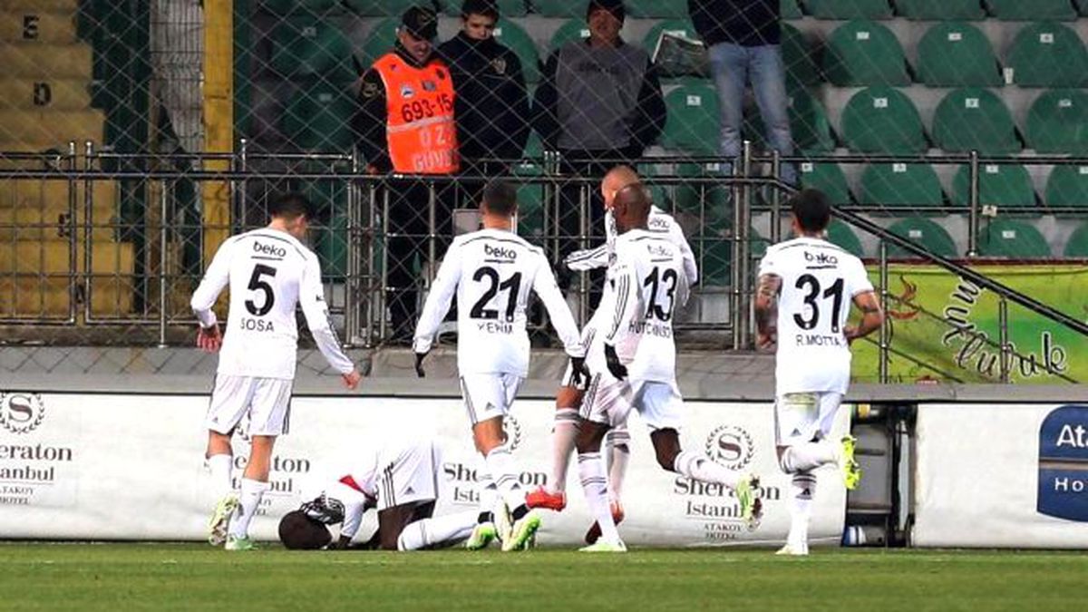 Demba Ba: Allah\'a Dua Ederek Sakin Kalıyorum