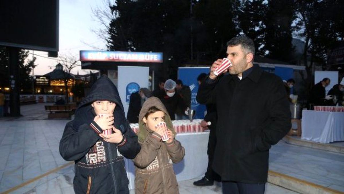 Eyüp Sultan Misafirlerine Çorba İkramı