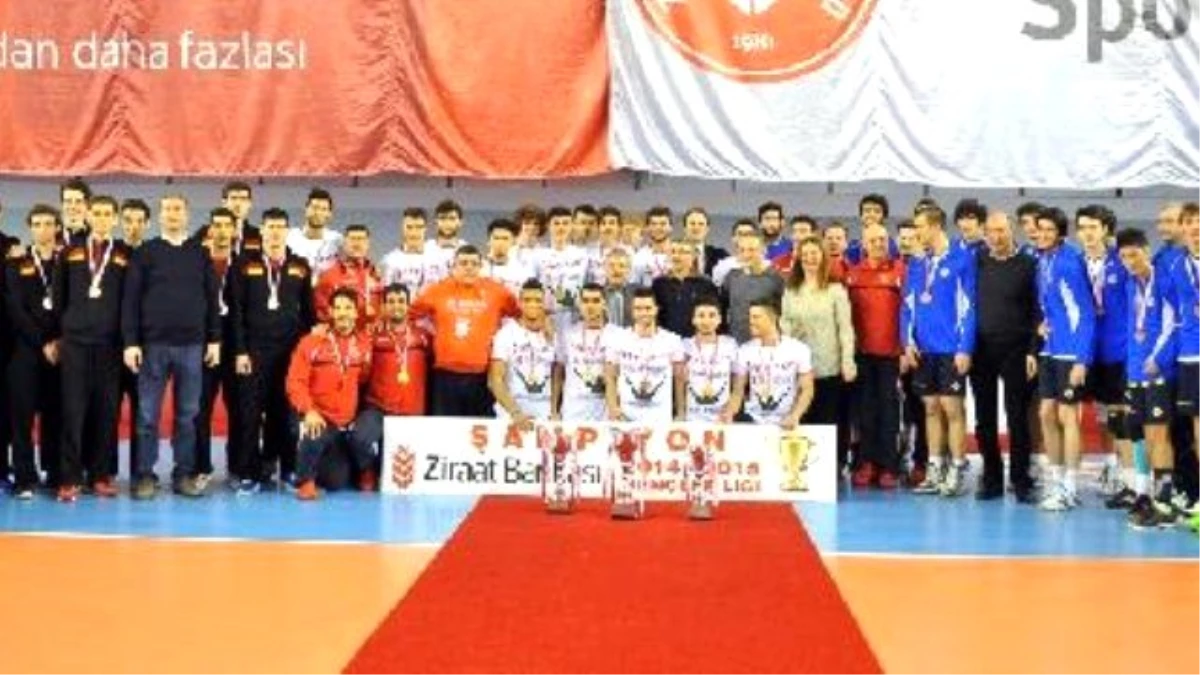 Gençler Voleybol Ligi\'nde Vakıfbank ve Ziraat Bankası Şampiyon Oldu