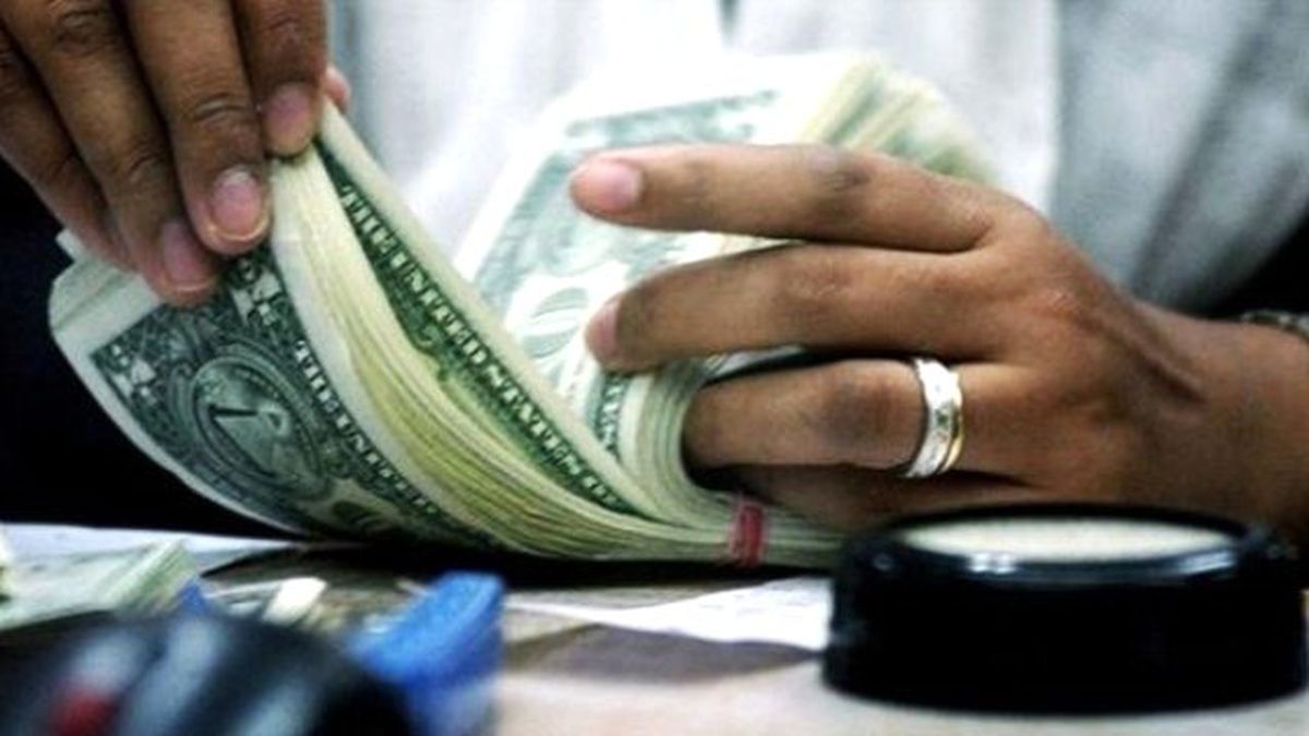 Dolar 2,4819 Liraya Çıkarak Yeni Haftaya Yeni Rekorla Başladı