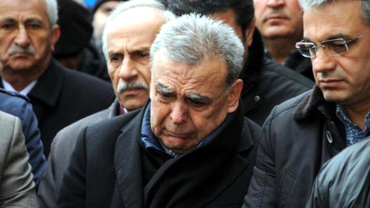 Aziz Kocaoğlu\'nun Kardeşi Tokat\'ta Toprağa Verildi