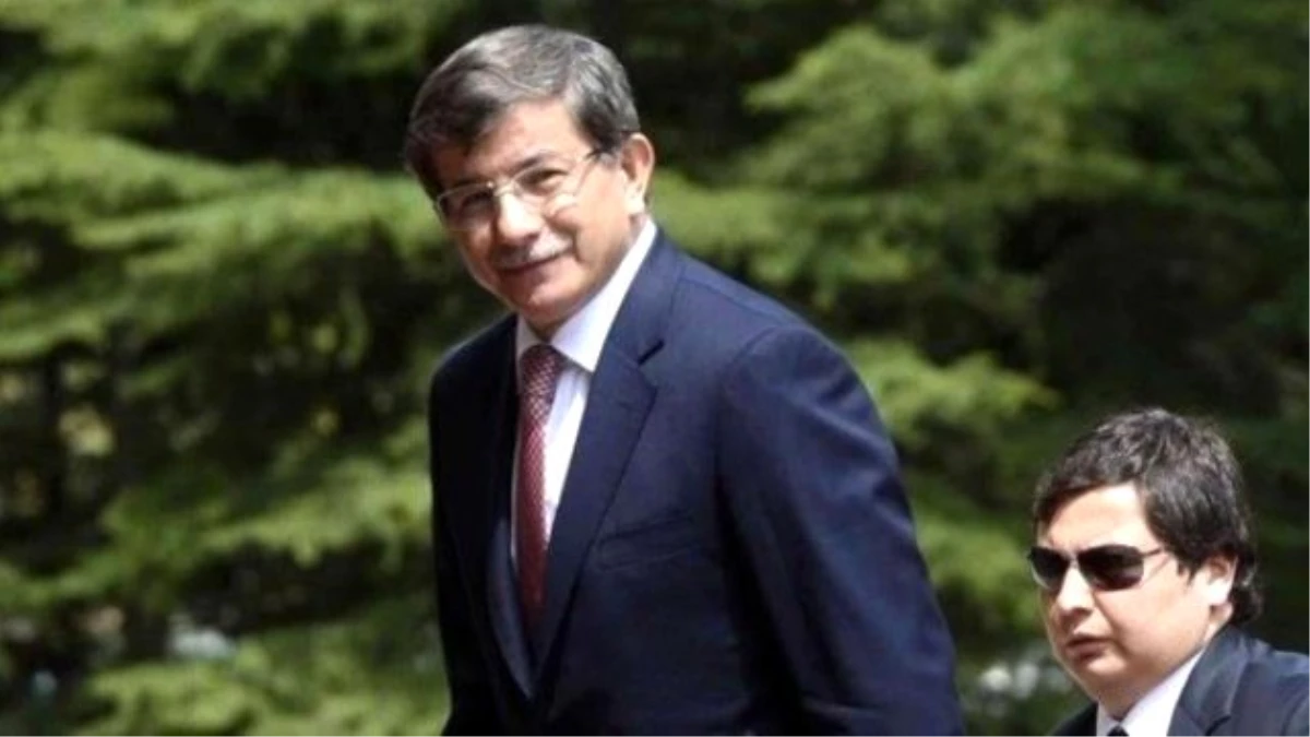 Başbakan Davutoğlu, Ankara\'ya Gitti