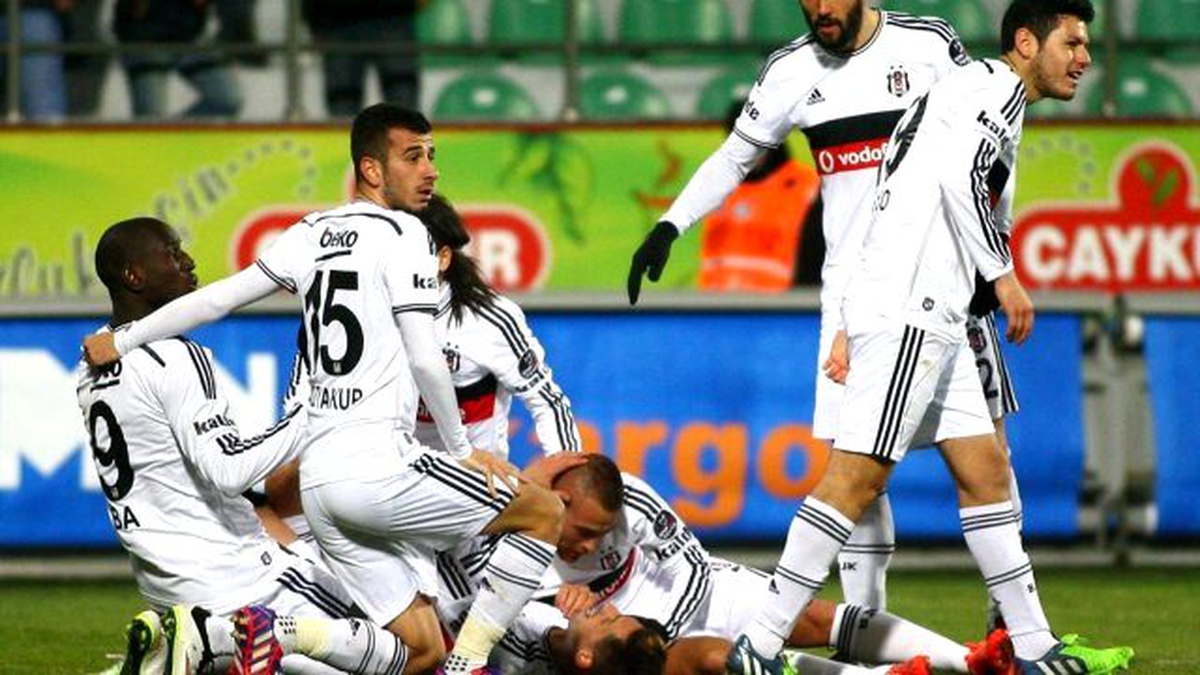 Beşiktaş, Fenerbahçe\'nin İzinde! Şampiyonluk...