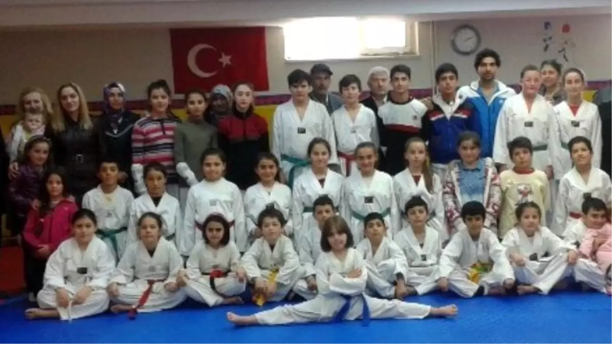 Bozüyüklü Minik ve Yıldız Taekwondocuların Hedefleri Büyük