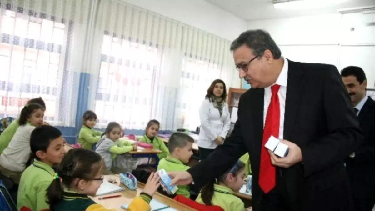 Düzce\'de Öğrenciler Derse Sütle Başladı