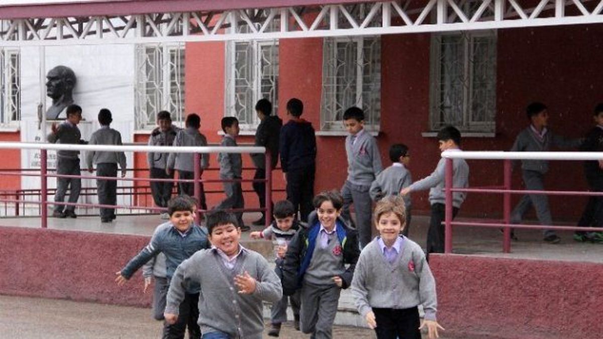 Elazığ\'da 118 Bin Öğrenci Ders Başı Yaptı