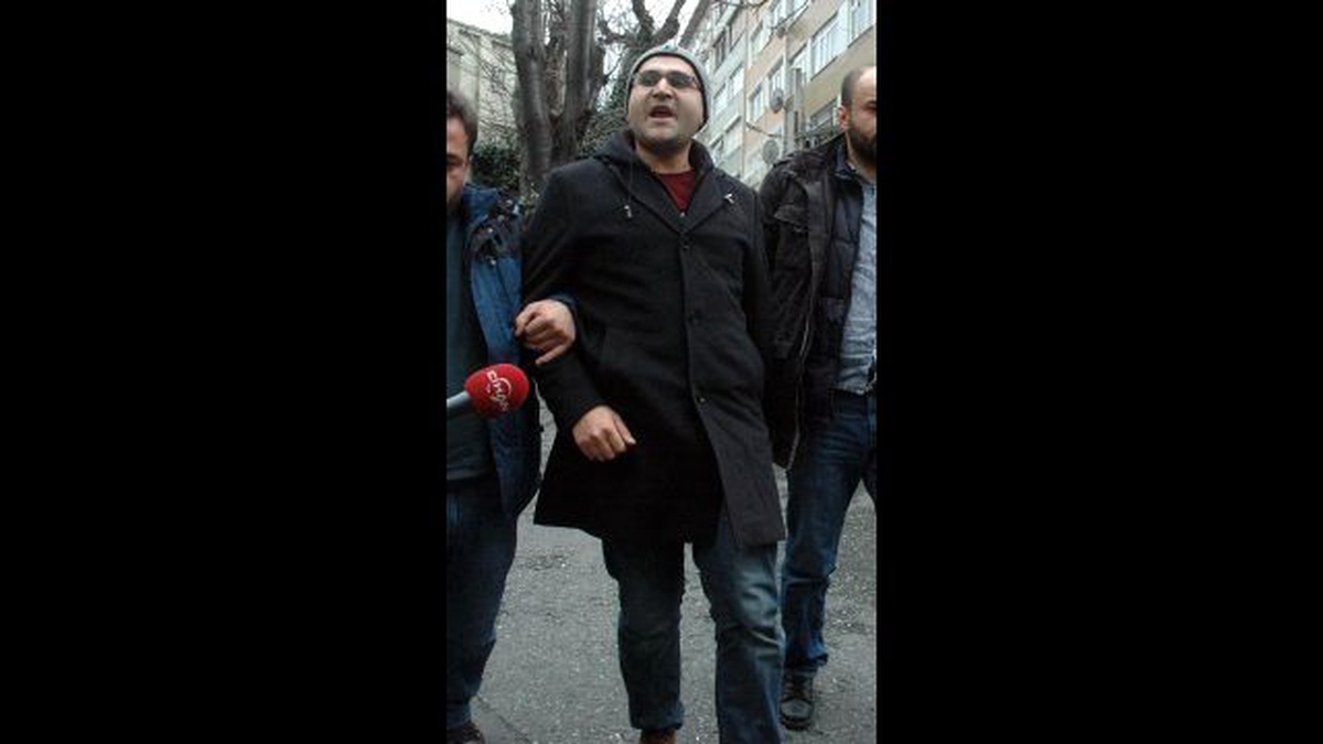 Gözaltanı Alınan Polislerden 2\'si Sağlık Kontrolünden Geçirildi