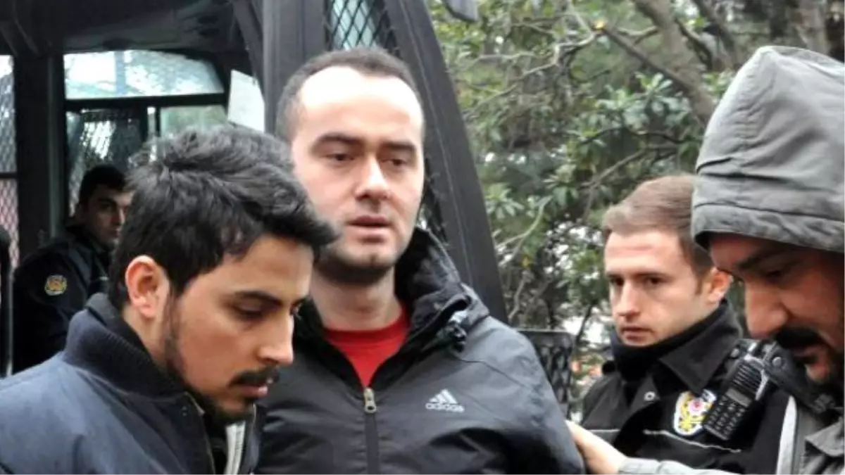 Gözaltına Alınan Polislerin 5\'i Sağlık Kontrolünden Geçirildi