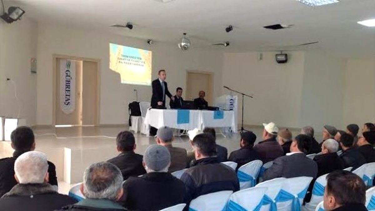 Harmancık\'ta Tarım Kredi Kooperatifi Çiftçileri Bilgilendirdi