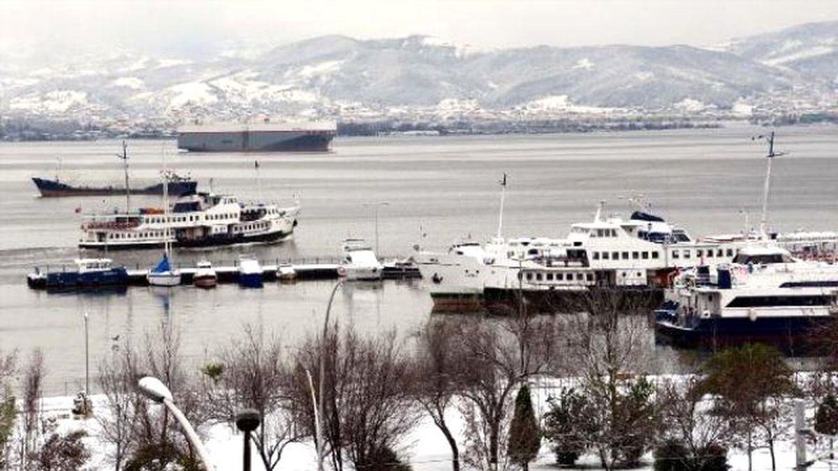 Kocaeli Kartepe\'de Kar Yağışı