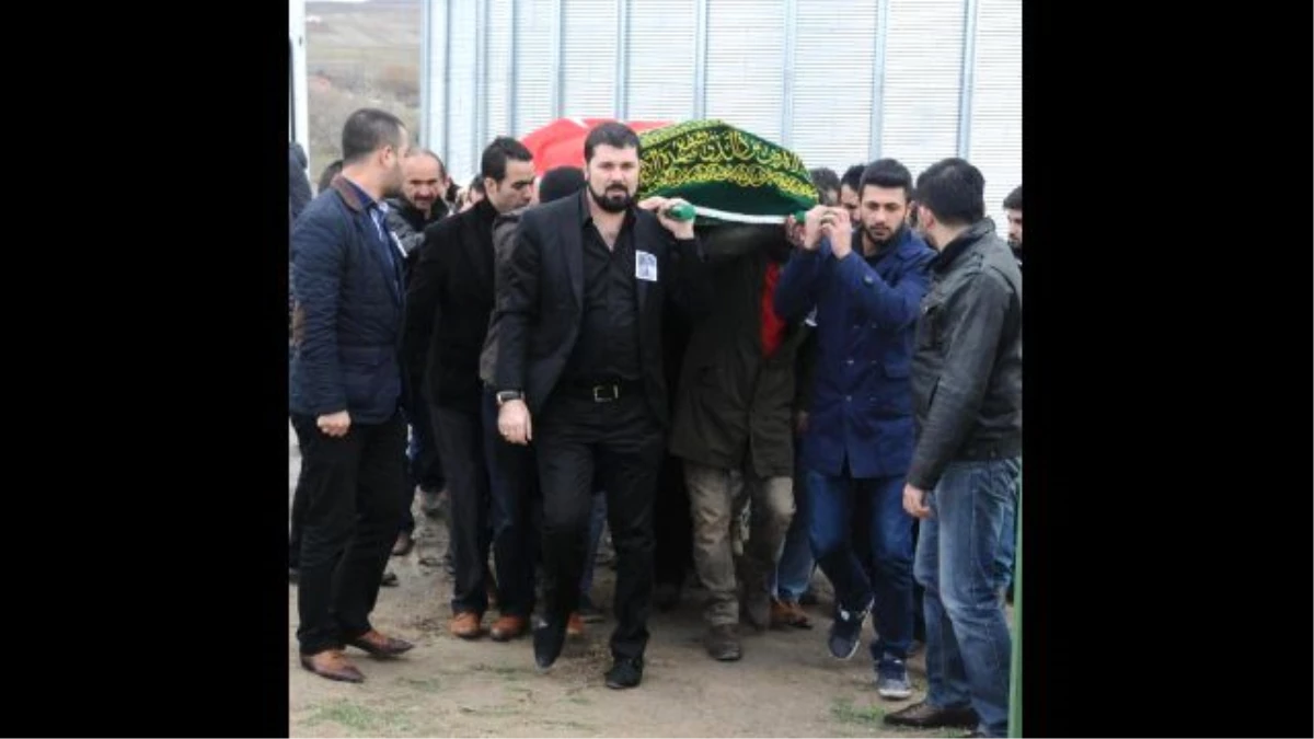 Mardin\'de Öldürülen Nevşehirli İşçi Toprağa Verildi