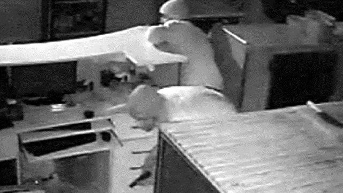 Sadaka Kutusu ve Yazar Kasadaki Madeni Paraları Böyle Çaldılar