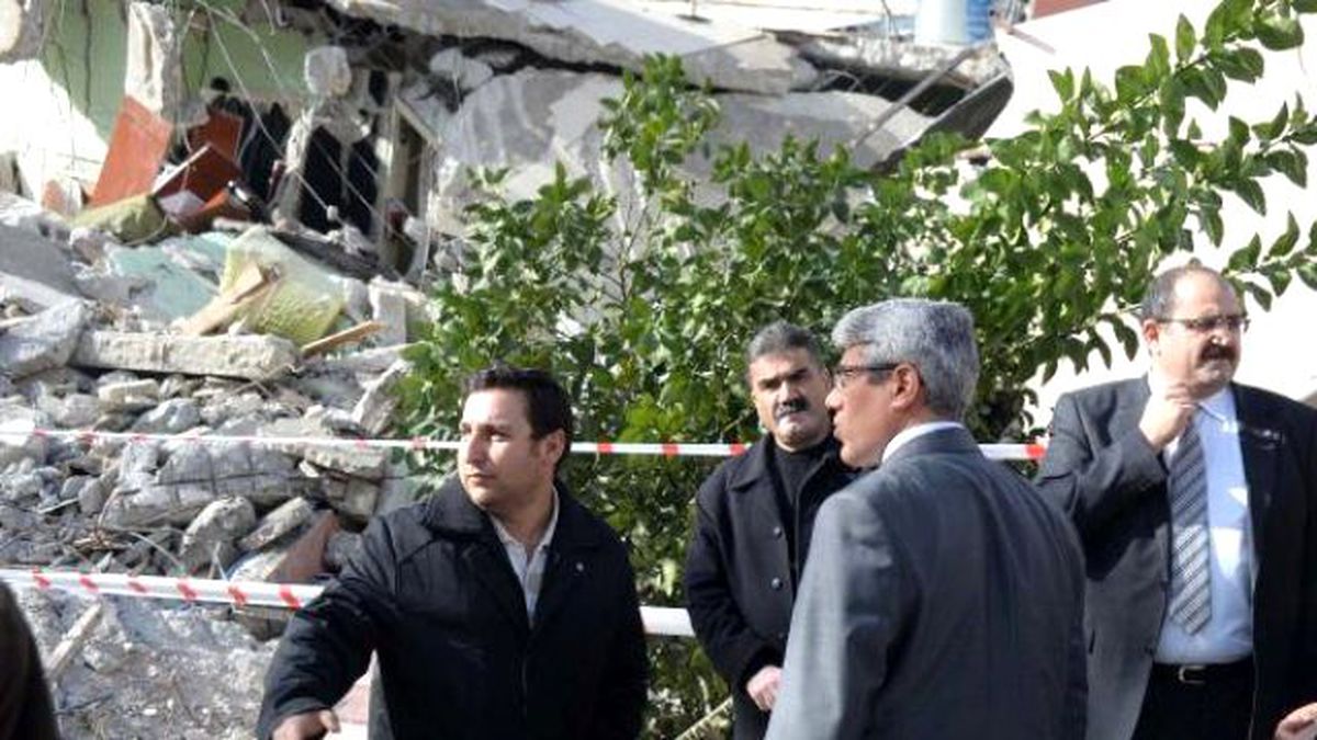 Savcılık, Çöken Binada İnceleme Yaptı