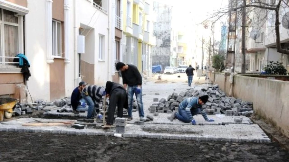 Süleymanpaşa Altınona Mahallesi\'nde Yol Yapım Çalışmaları Devam Ediyor