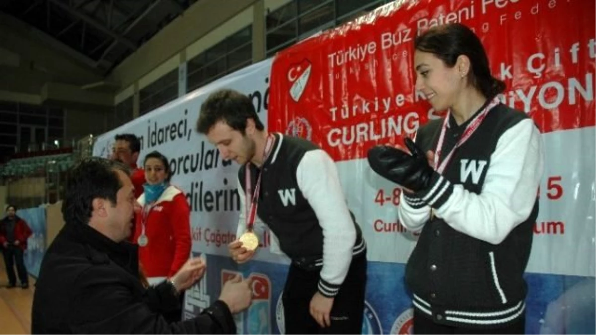 Türkiye Curling Karışık Çiftler Şampiyonası Erzurum\'da Yapıldı