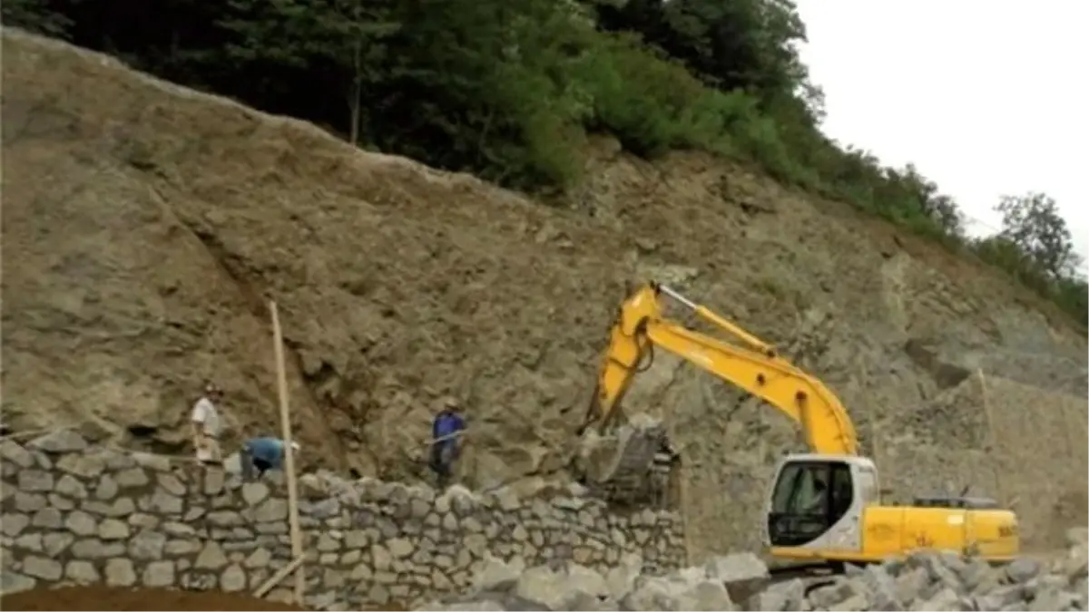 Ulubey-gürgentepe-gölköy Yolu Genişletiliyor