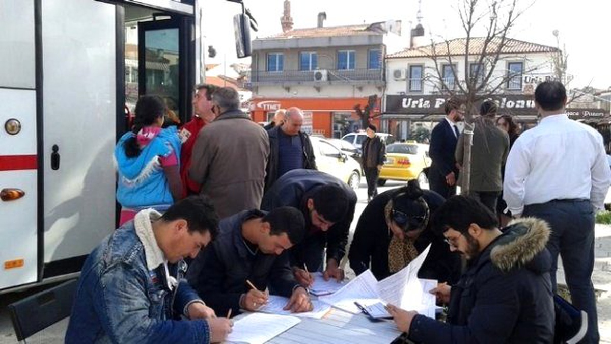 Ak Gençlerden Kızılay\'a Kan Bağışı
