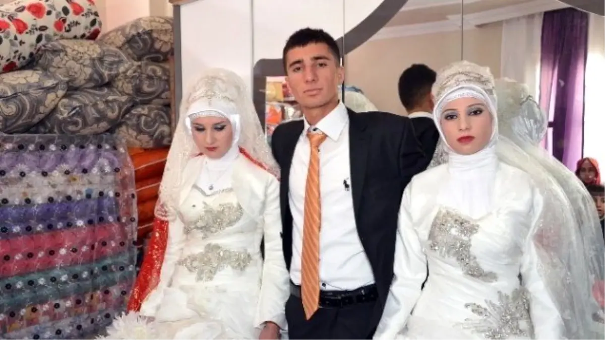 Akraba Gençler Sevdikleri Kızları Berdel Usulüyle Aldı