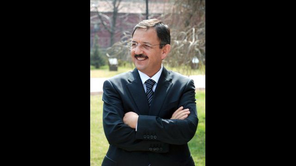 Avukat Mehmet Özhaseki\'nin Biyografisi