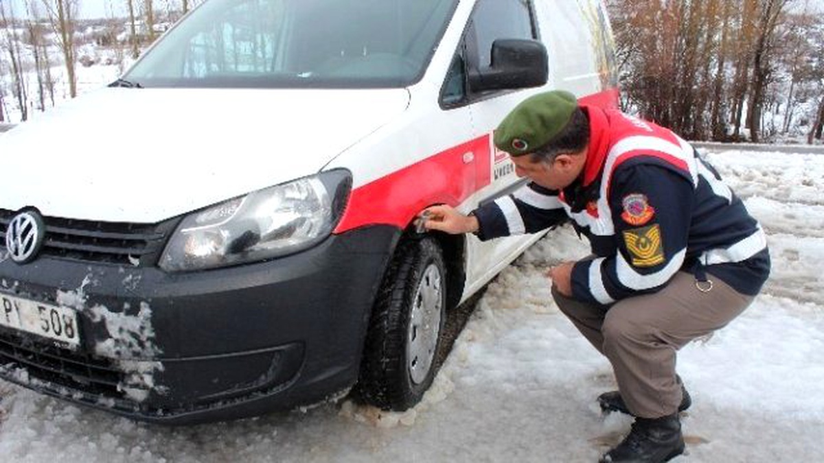 Beyşehir Jandarmasından Kış Lastiği Denetimi