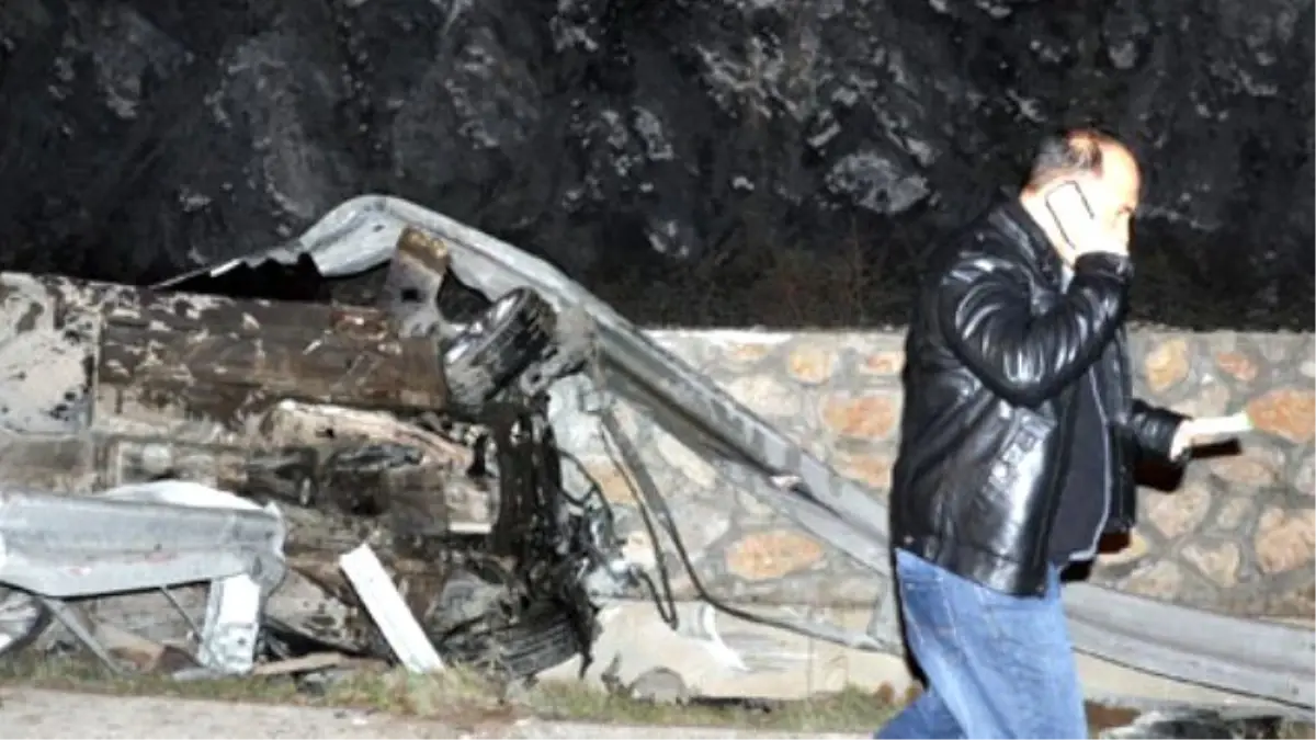 Çorum\'da Otomobiller Çarpıştı: 1 Ölü, 3 Yaralı