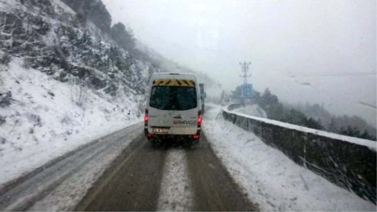 Dağ İlçelerinde Kar Ulaşımı Aksatıyor