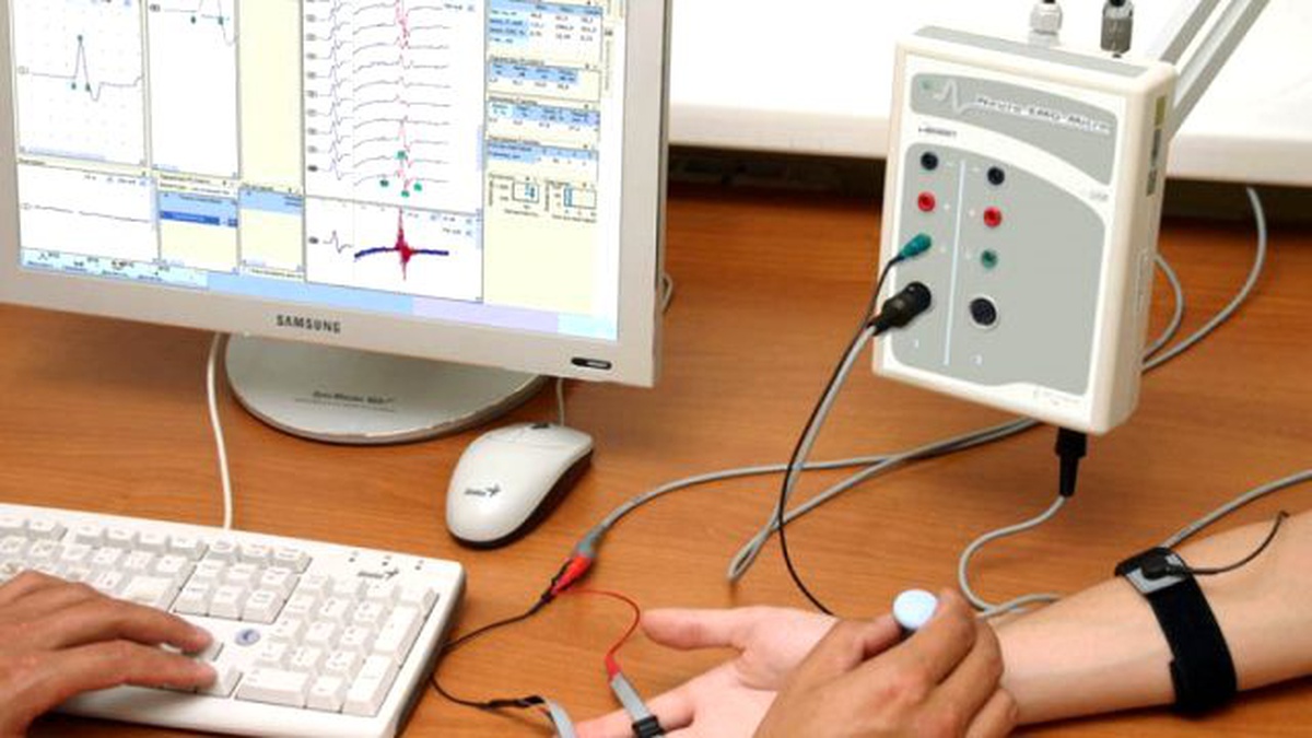 Gölcük Necati Çelik Devlet Hastanesine "Emg Cihazı"