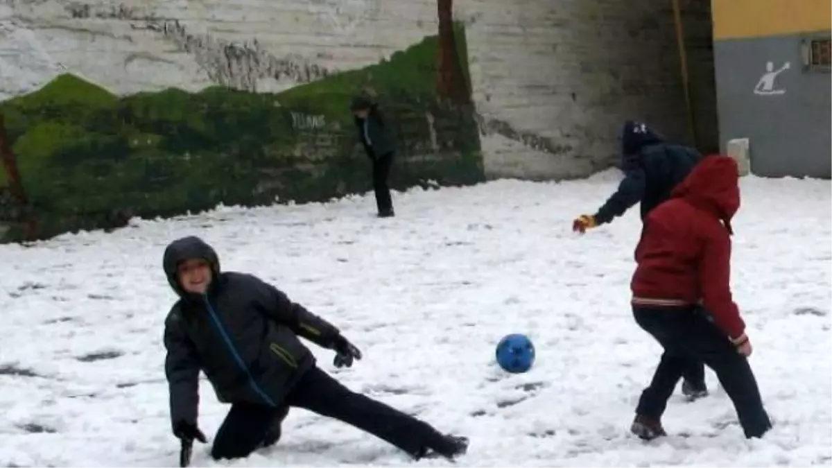 Gümüşhane\'de 25 Köy Yolu Ulaşıma Kapandı