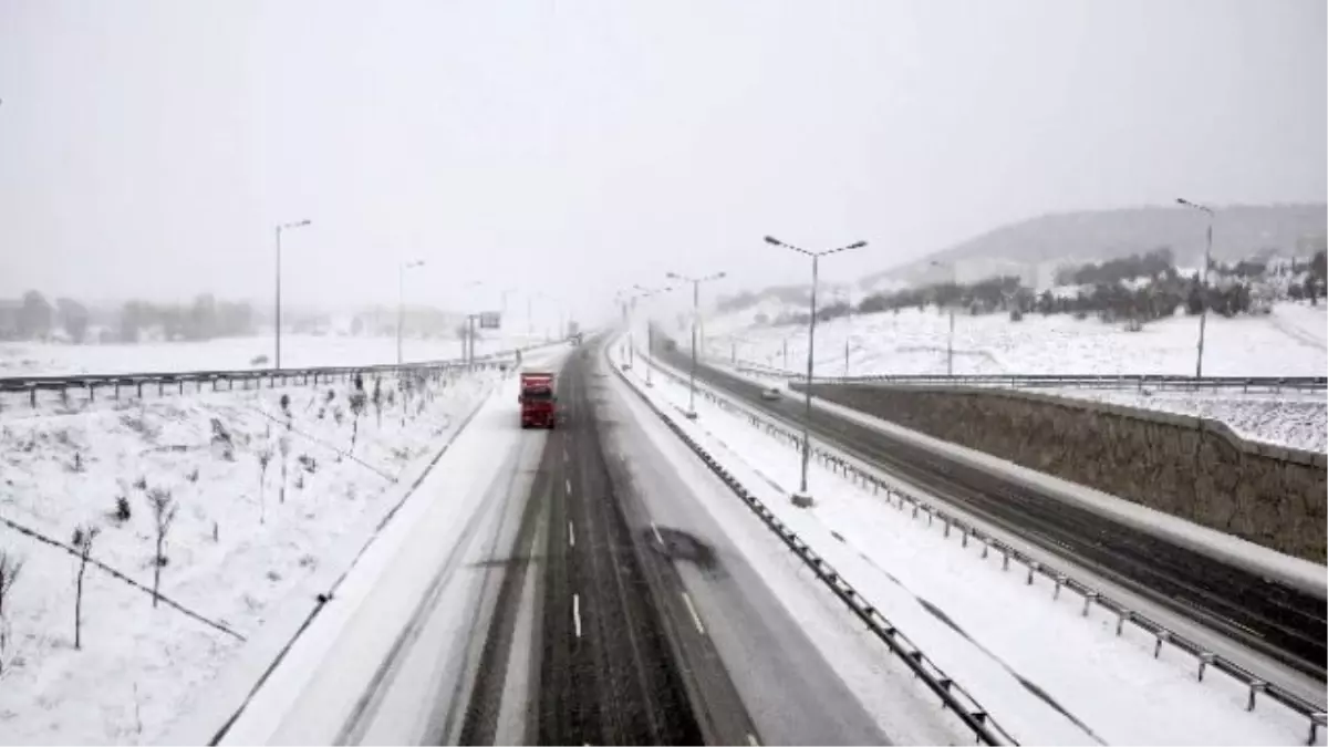 Güney\'e Giden Yollar Kapandı