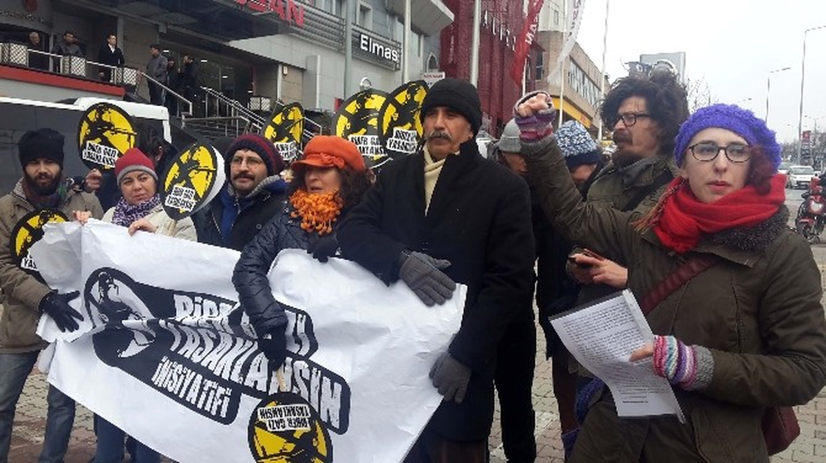 Güney Kore Konsolosluğu\'nda "Biber Gazı" Eylemi