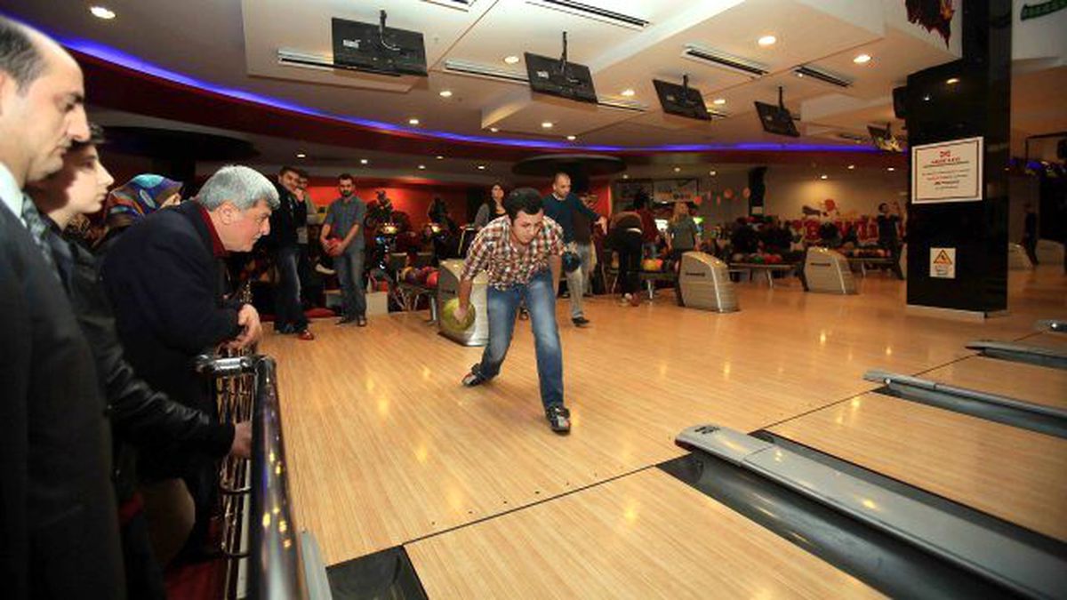 Herkesin Başkanı Bowling İzledi