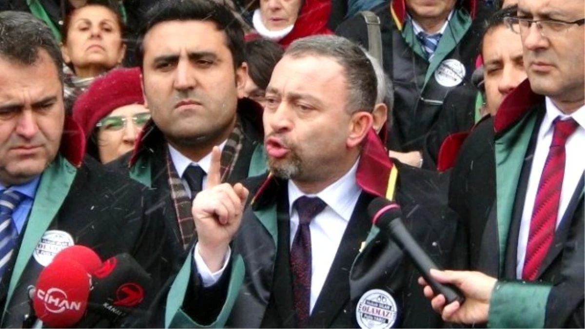 İstanbul Barosu Avukatları \'Adalet Nöbeti\'nde
