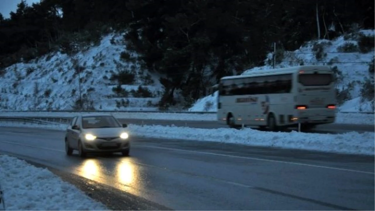 İzmir-manisa Karayolu 7 Saat Sonra Açıldı