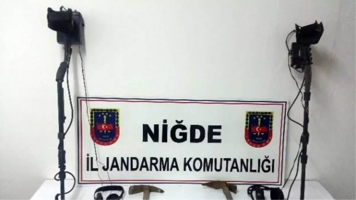 Niğde\'de Jandarma Definecileri Yakaladı