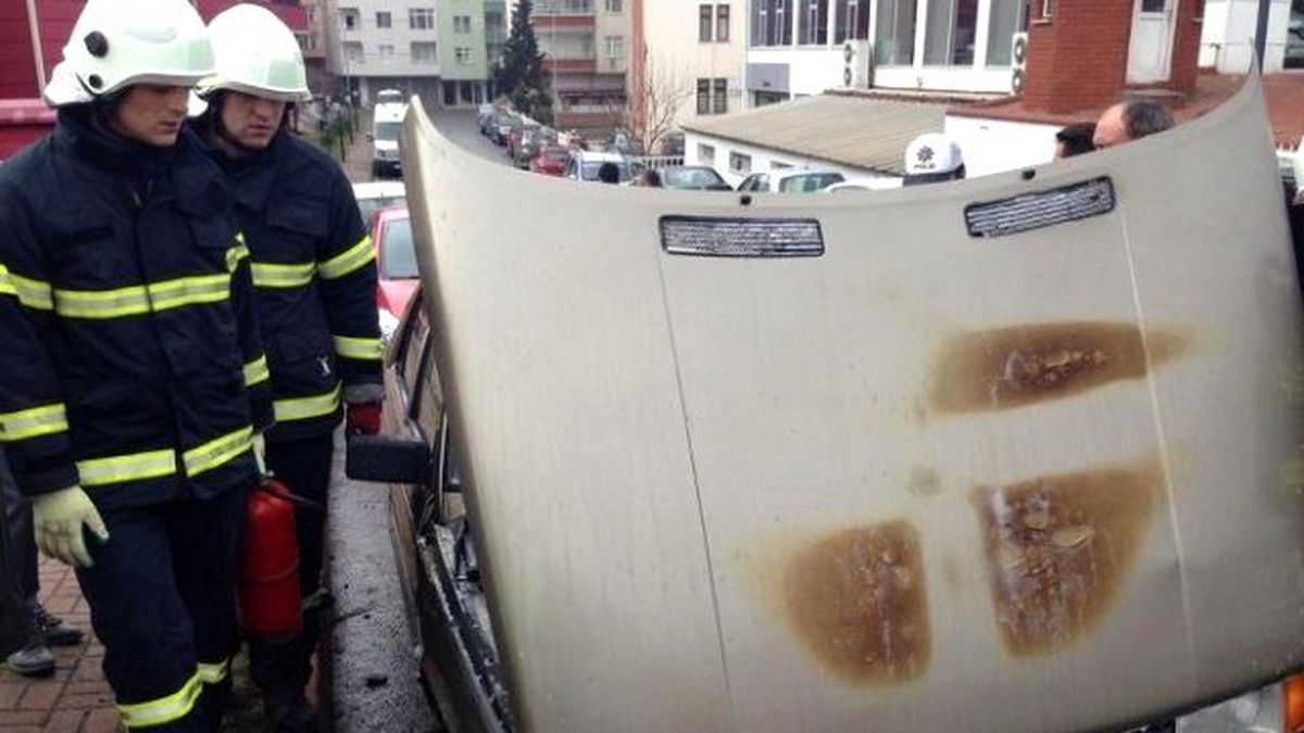 Otomobil Seyir Halindeyken Alev Aldı