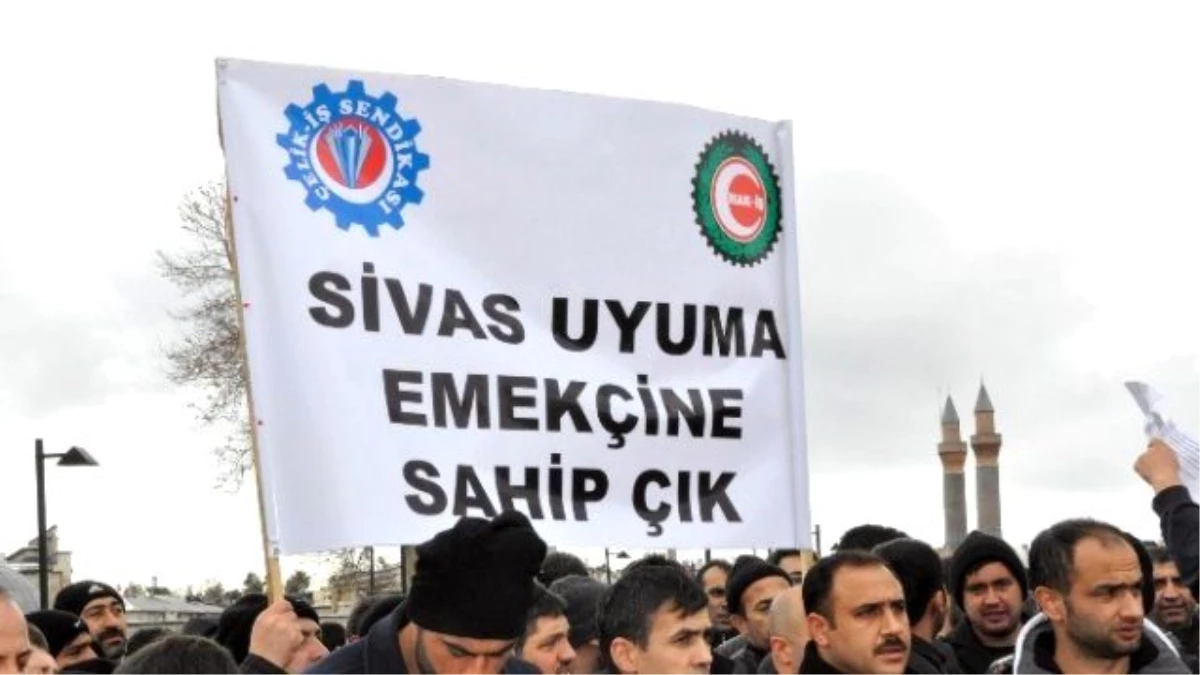 Sivas\'ta İşçilerin Maaş Eylemi