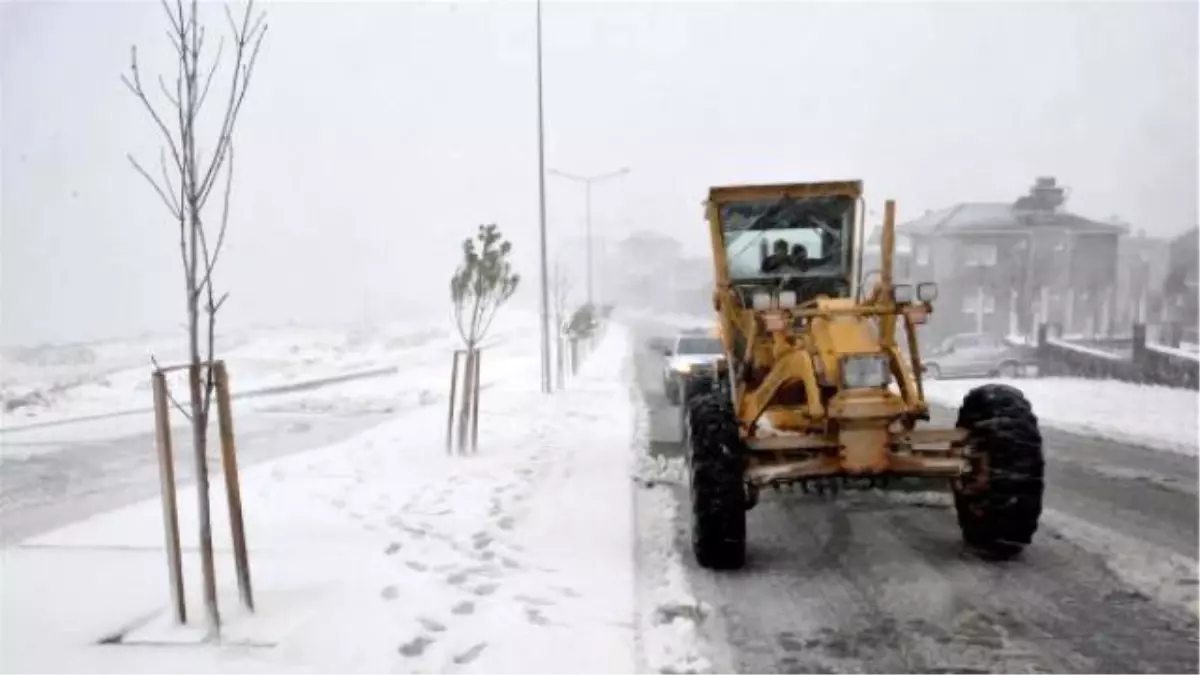 Tır Devrildi, İzmir-Manisa Yolu Kapandı (4)