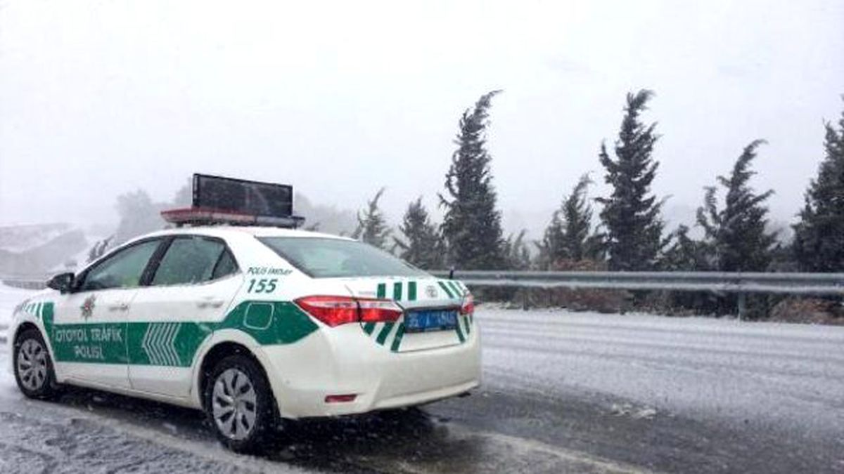 Tır Devrildi, İzmir-Manisa Yolu Kapandı