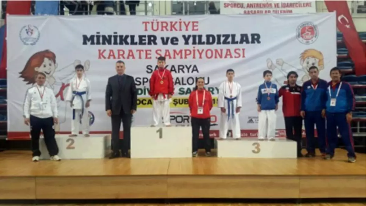 Üsküdarlı Minikler Madalyaları Topladı