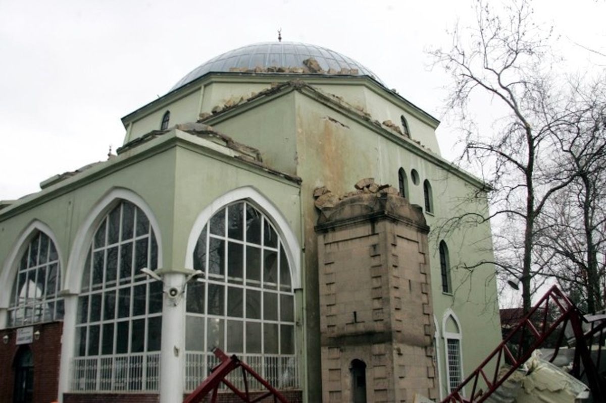 Yıldırım, Cami Minaresi Yıktı