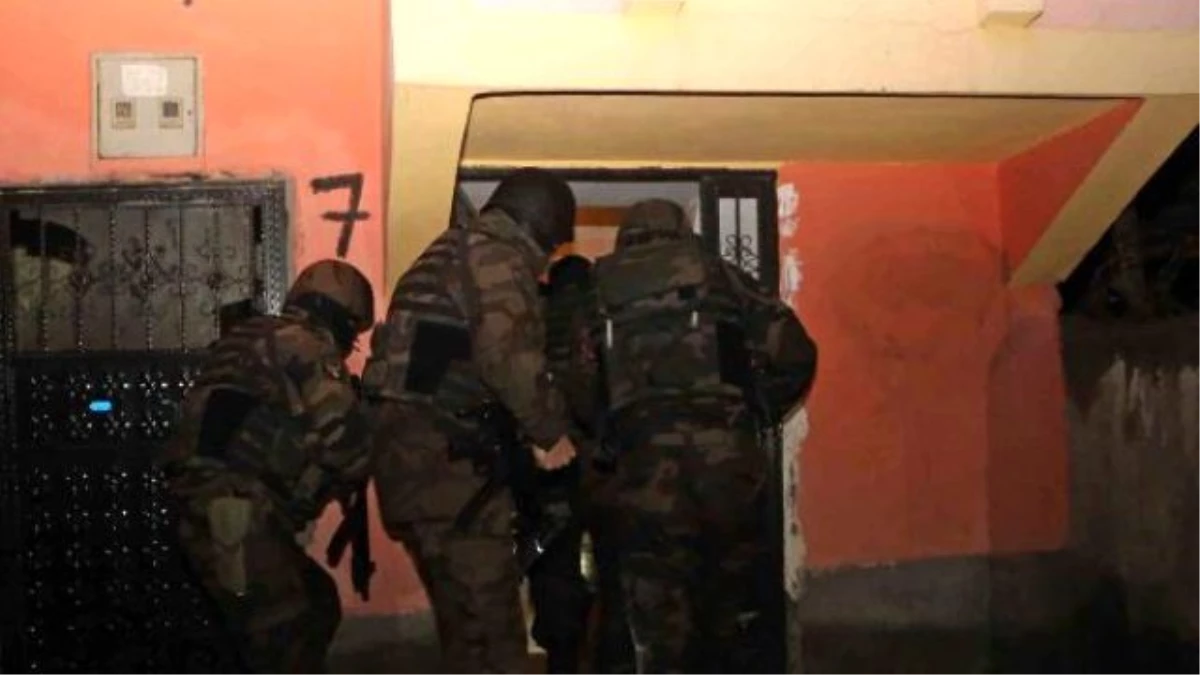 Adana\'da 15 Şubat Öncesi Şafak Operasyonu: 17 Gözaltı