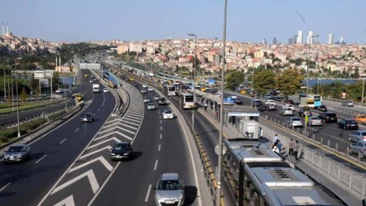 İstanbul Valiliği: Tem\'de Ulaşım Çift Yönlü Normale Dönmüştür