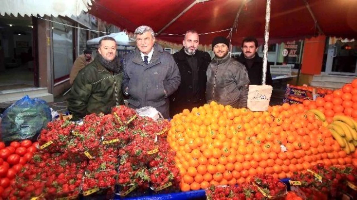 Başkan, Pazarını Karamürsel\'den Yaptı