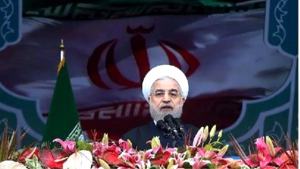 Devrimin Yıldönümünde Ruhani Meydan Okudu: Korkmuyoruz