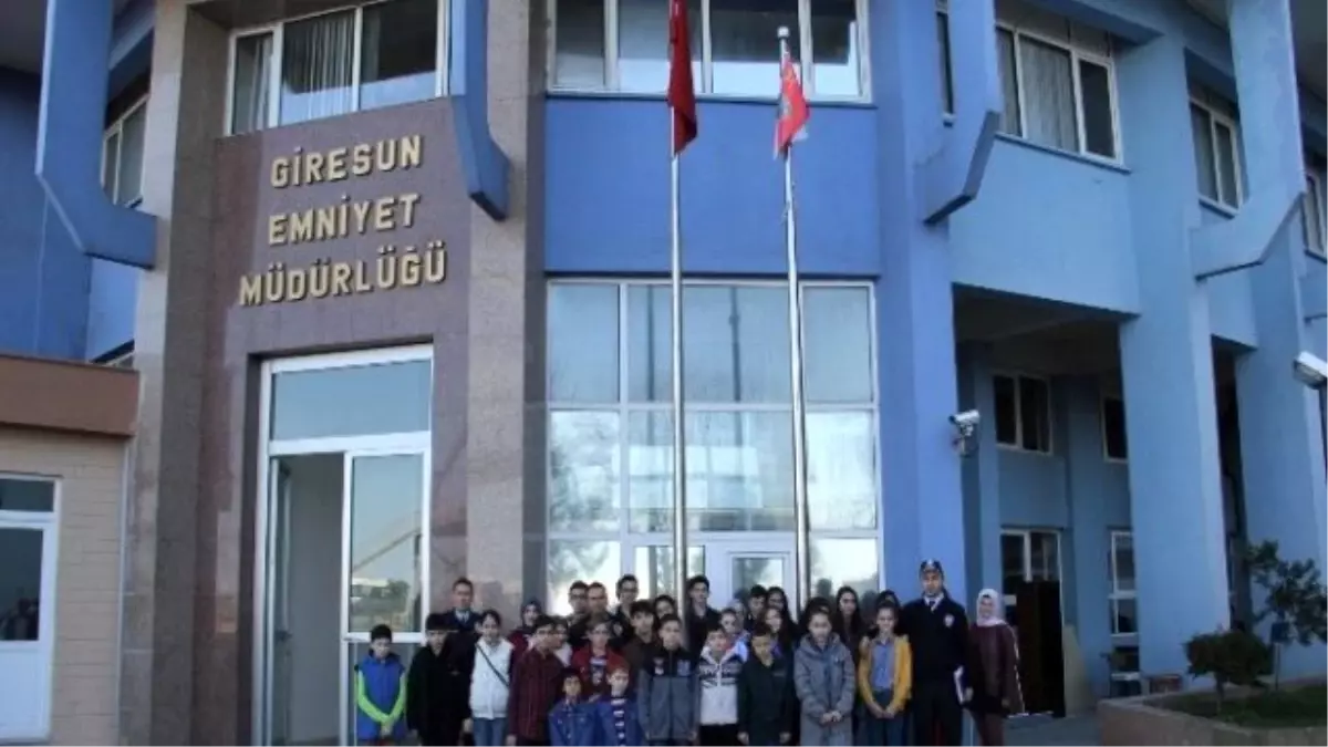 Emniyet Personelinin Başarılı Çocukları Ödüllendirildi