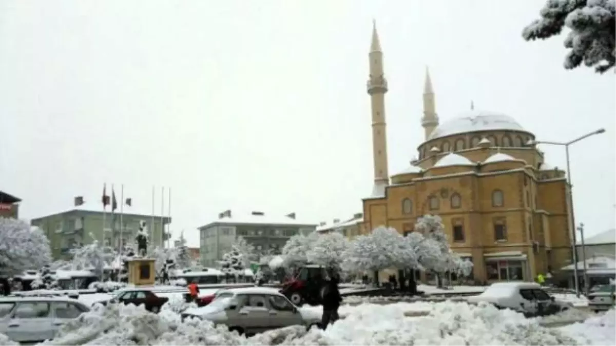 Kaman\'da Kar Yağışı Etkili Oluyor