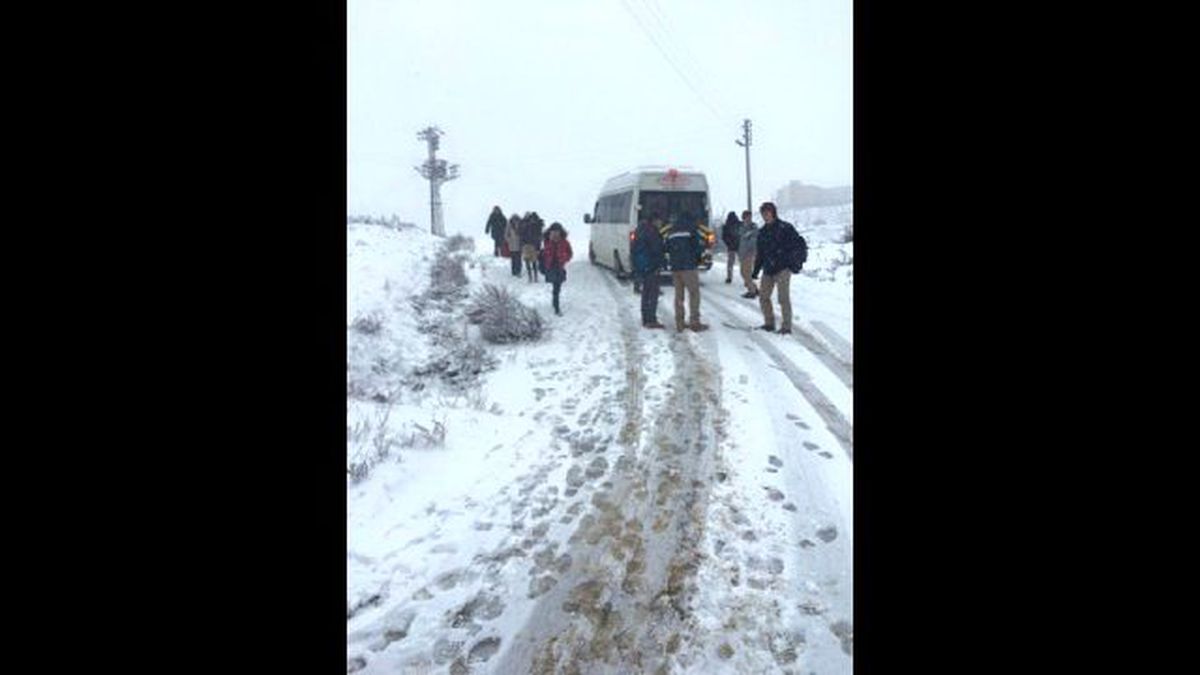 Kula\'da 43 Mahalle Yolu Kapalı