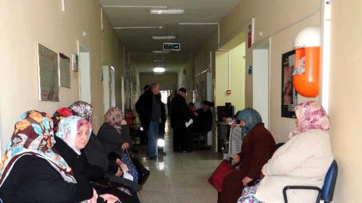 Her Salı Günü Doktor Yolu Gözlüyorlar